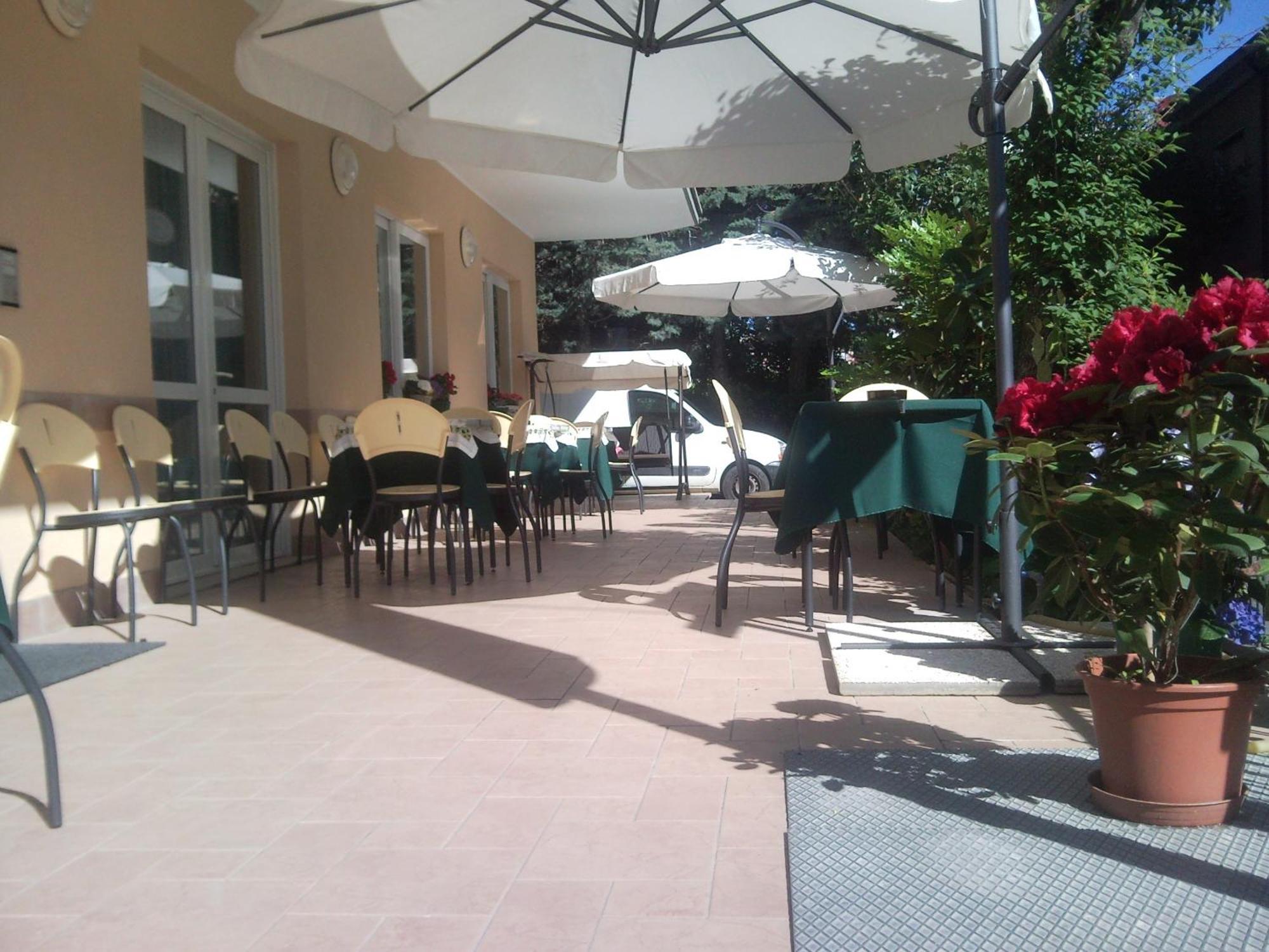 Hotel Trinidad Rimini Bagian luar foto