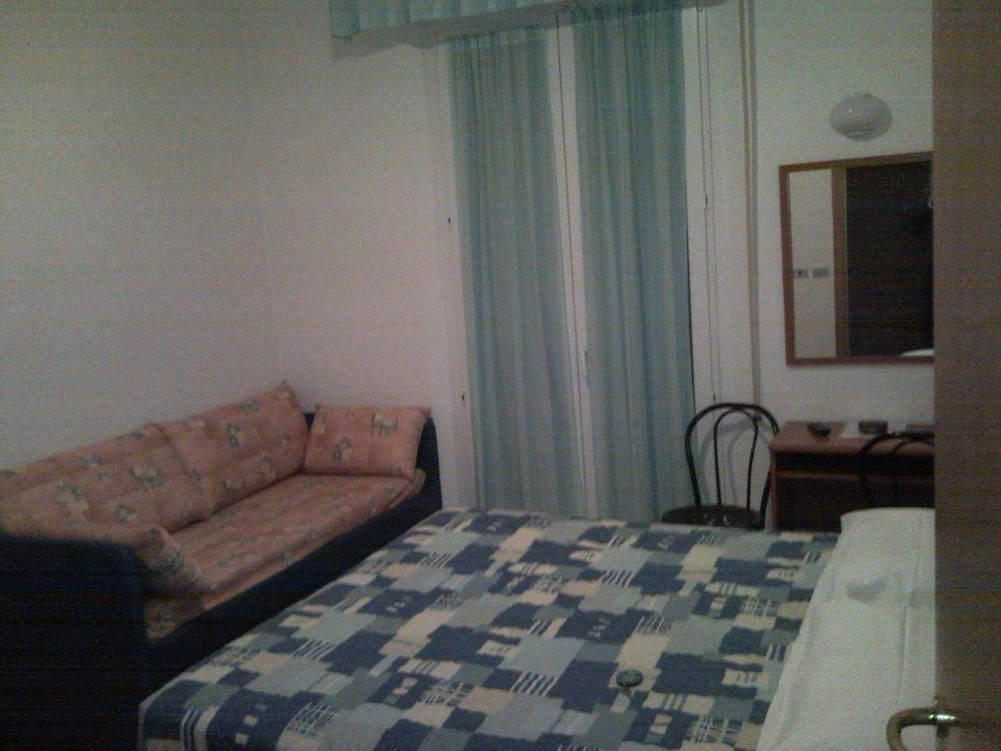 Hotel Trinidad Rimini Bagian luar foto