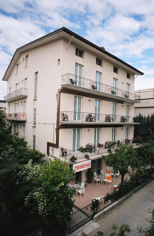 Hotel Trinidad Rimini Bagian luar foto