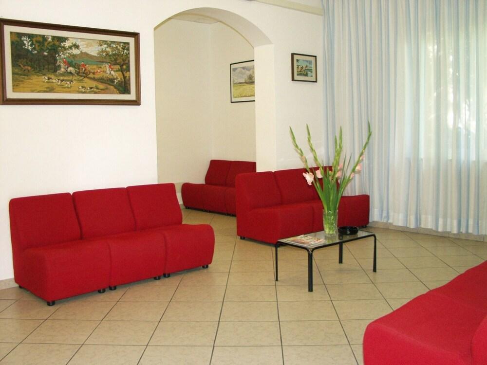 Hotel Trinidad Rimini Bagian luar foto